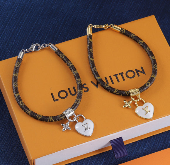 PRE-ORDER Bracelet Heart