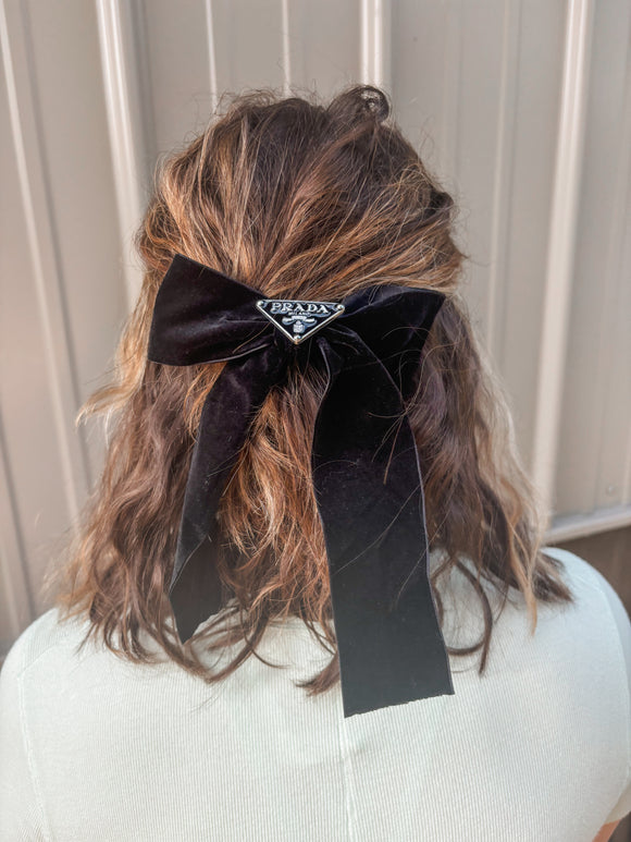 IN STOCK Bow Black Velvet