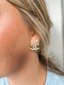 PRE-ORDER Gold/Pearl Earrings