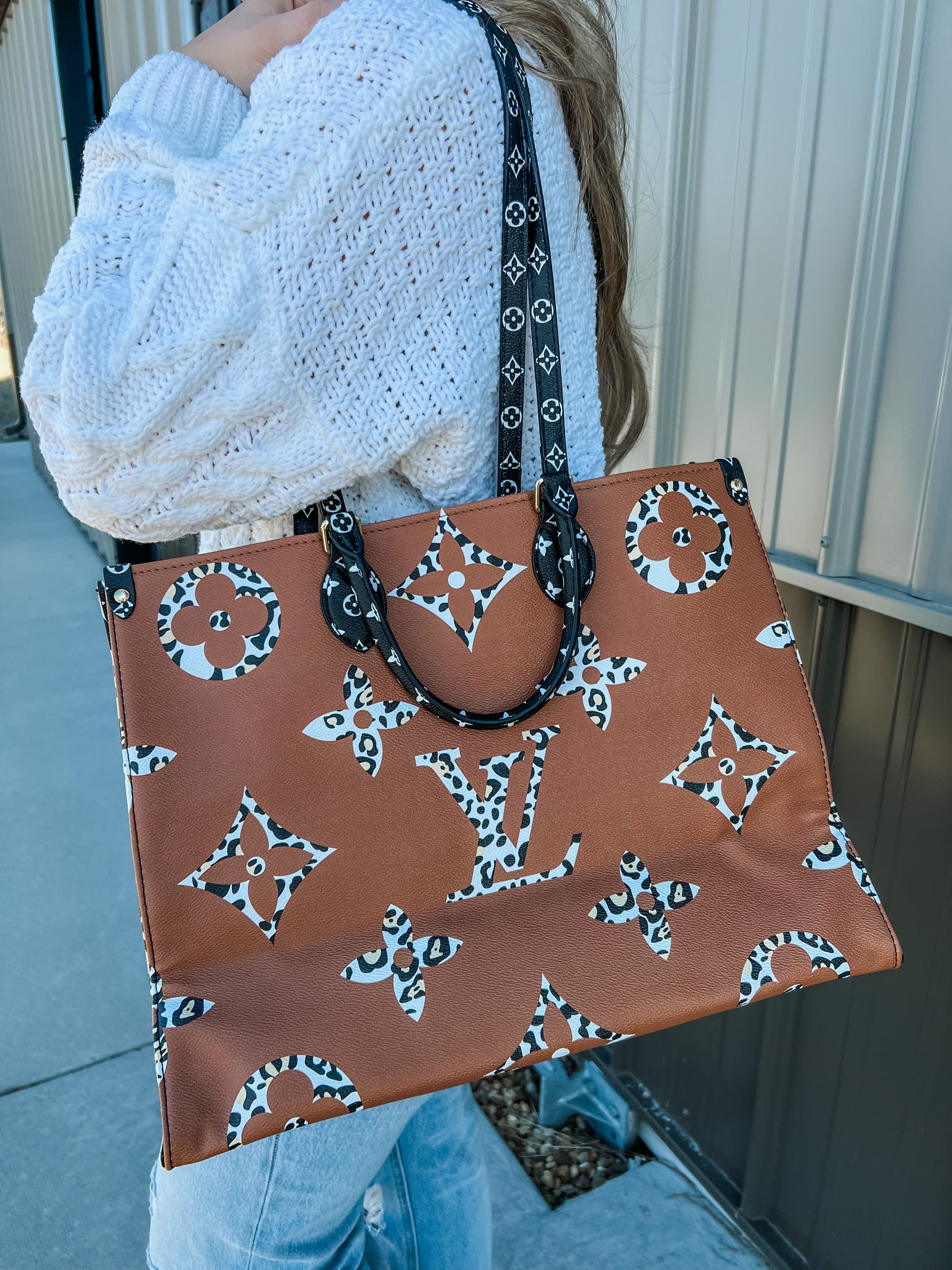 IN STOCK Onthego Leopard GM Tote